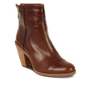 Bandolino Brown Leather Booties